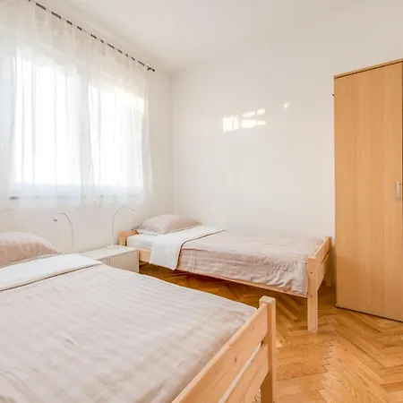 Holiday home Cera Fuer 12 Personen *